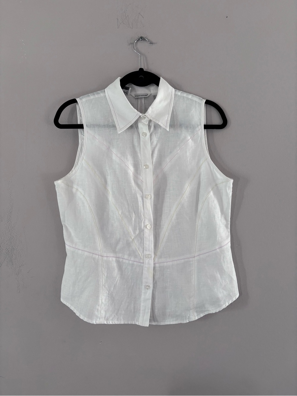Richard Malcolm Irish Linen
Sleeveless Button Top Size L